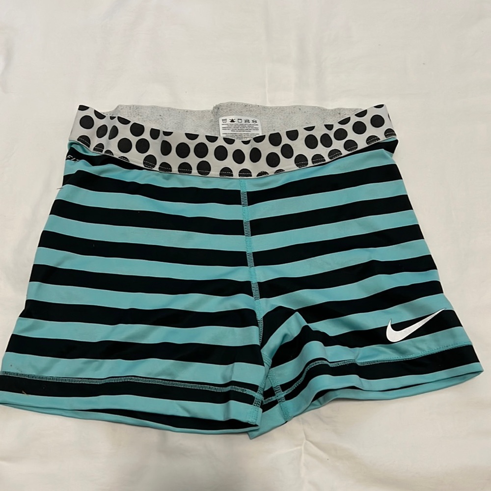Nike Pro shorts size Medium